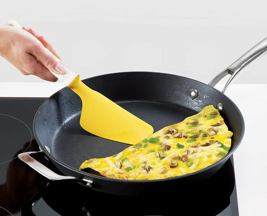 [hidden] [lifestyle] Elevate™ Egg Spatula - 20122 - Image 2