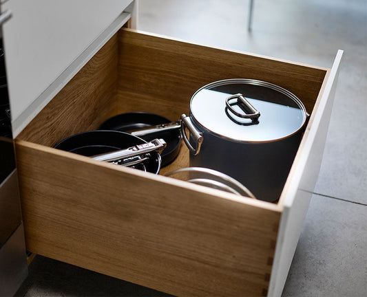 [hidden] [lifestyle] Space™ 25cm Non-stick Stock Pot & Lid - 45045 - Image 2