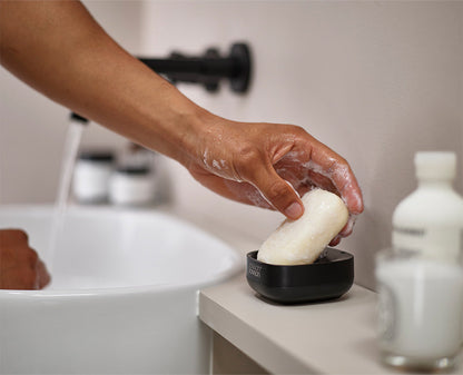 [hidden] [lifestyle] Slim™ Compact Matt Soap Dish - 70601 - Image 2